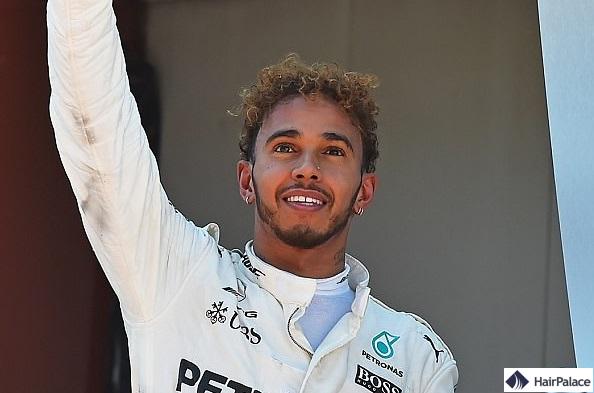 La nouvelle coiffure de Lewis Hamilton en 2017