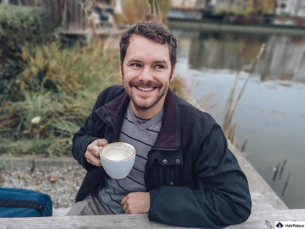 la caféine comme bloqueur de dht