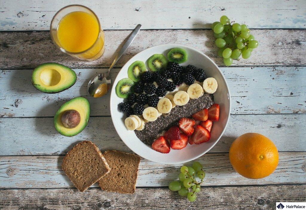 régime alimentaire sain pour accélérer la pousse des cheveux 