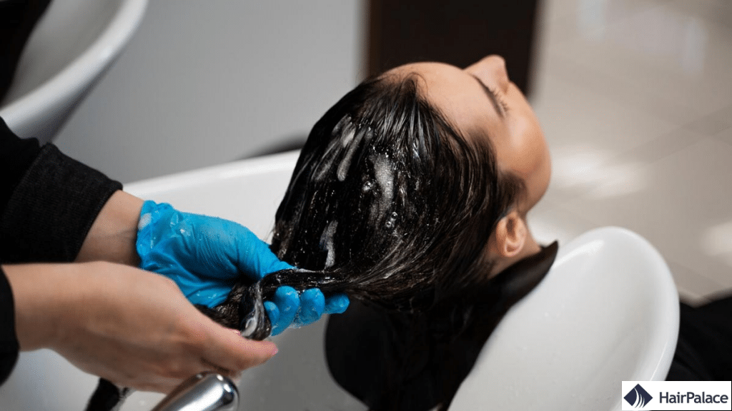 Le traitement du bulbe des cheveux est essentiel pour promouvoir une croissance saine et vigoureuse de la chevelure.